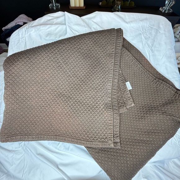 Restoration Hardware Queen quilt
